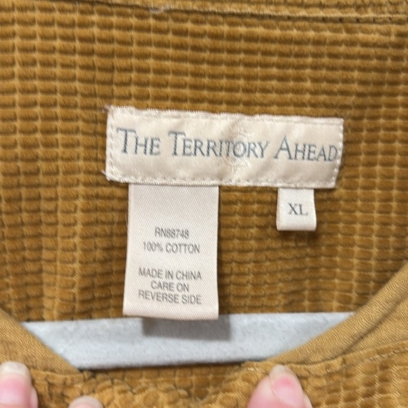 The Terrtirory Ahead brushed flannel button down size XL - Picture 3 of 7